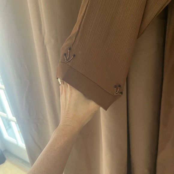 Beautiful dress bought in Abu Dhabi for entering the Mosque - Picture 5 of 6